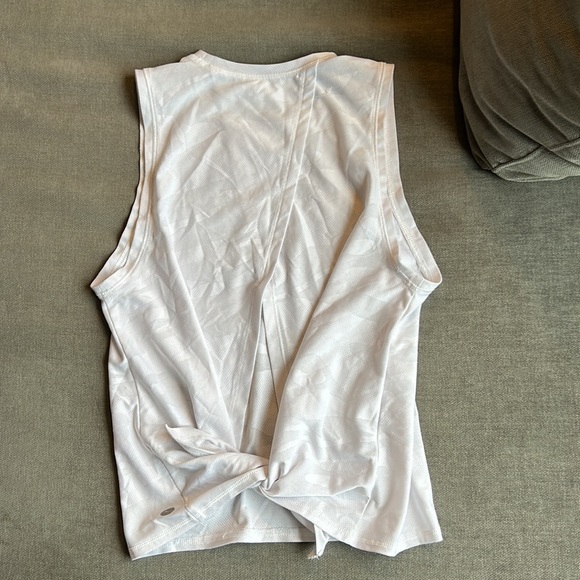 X by gottex white camo print open back tie tank sz small - Picture 6 of 6